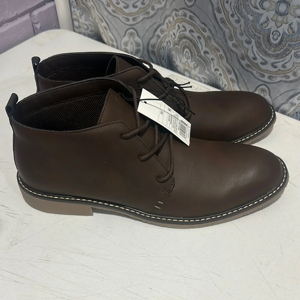NEW Clarks Brown Chukka Boots Leather Minimalist Design size 11 1/2